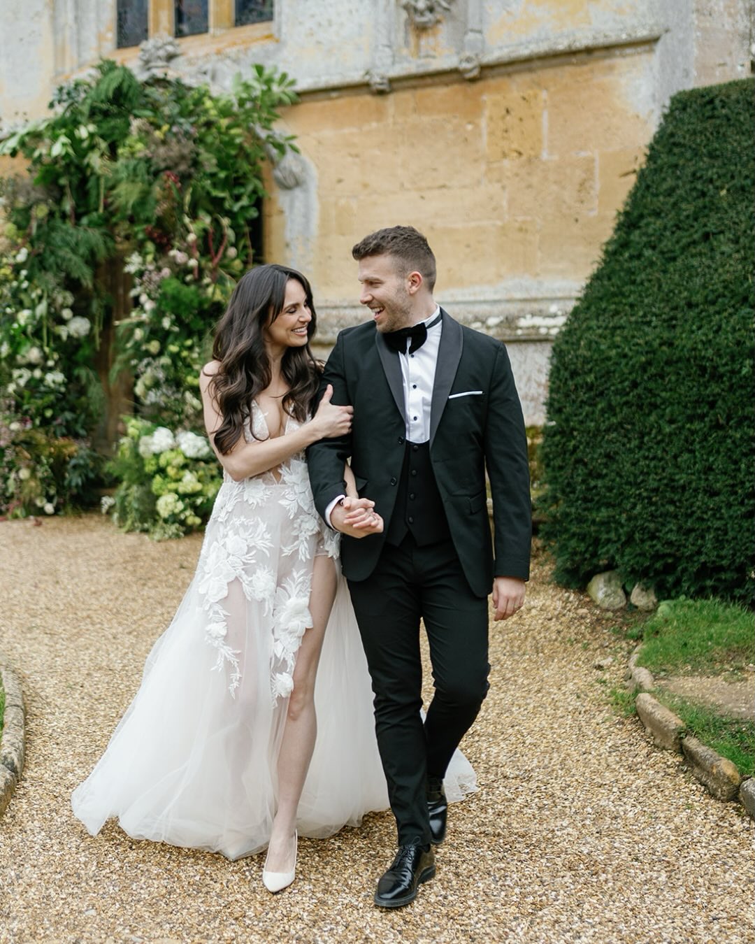 Sudeley Castle with L&J, brought together and planned perfectly by Rebecca Marie WeddingsA romantic Sudeley Castle shoot set against centuries of history, sweeping Cotswold landscapes and timeless British elegance.@rebeccamarieweddings
@workshopsbylark
@sudeleycastleweddings
@sudeleycastle
@sassflower
@amyrosemakeupartist
@katya.valentinahair
@theluxecollectionuk
@theweddingclubofficial
@visuals.bystacey
@leah_williams_uk
@jjtdkukCotswolds Wedding Photographer
Countryside Wedding Photography
Luxury Editorial Wedding Style
Natural and Romantic Wedding Photography#sudeleycastlewedding #cotswoldsweddingphotographer #editorialweddingphotographer