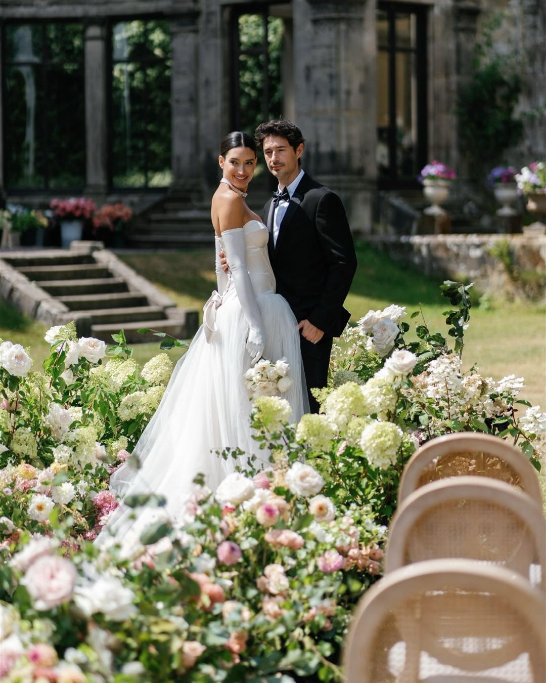 A day, styled by light and time, at Sandon Hall with G&P.
Quiet moments of bridal preparation gave way to a romantic, floral-filled outdoor ceremony, garden tables styled with intention, and an effortless transition into evening as the day gave way to cool evening vibes.Photographing from day to night allows a wedding to be captured as a complete visual story; composed yet natural, refined yet deeply personal. This is editorial wedding photography grounded in feeling, designed to remain timeless.@joelskinglephotography
@elevate_workshops
@storiesof_events
@breige__
@sandonhall
@aboveallweddings
@jjdesignsbridal
@millanova
@luce_sposa
@lucillenco
@freyaroselondon
@gabrielabrothers_Luxury countryside wedding photographer Cheshire
Sandon Hall wedding inspiration
Exclusive Staffordshire wedding venue
Editorial wedding photography UK
Romantic, natural and authentic wedding photography