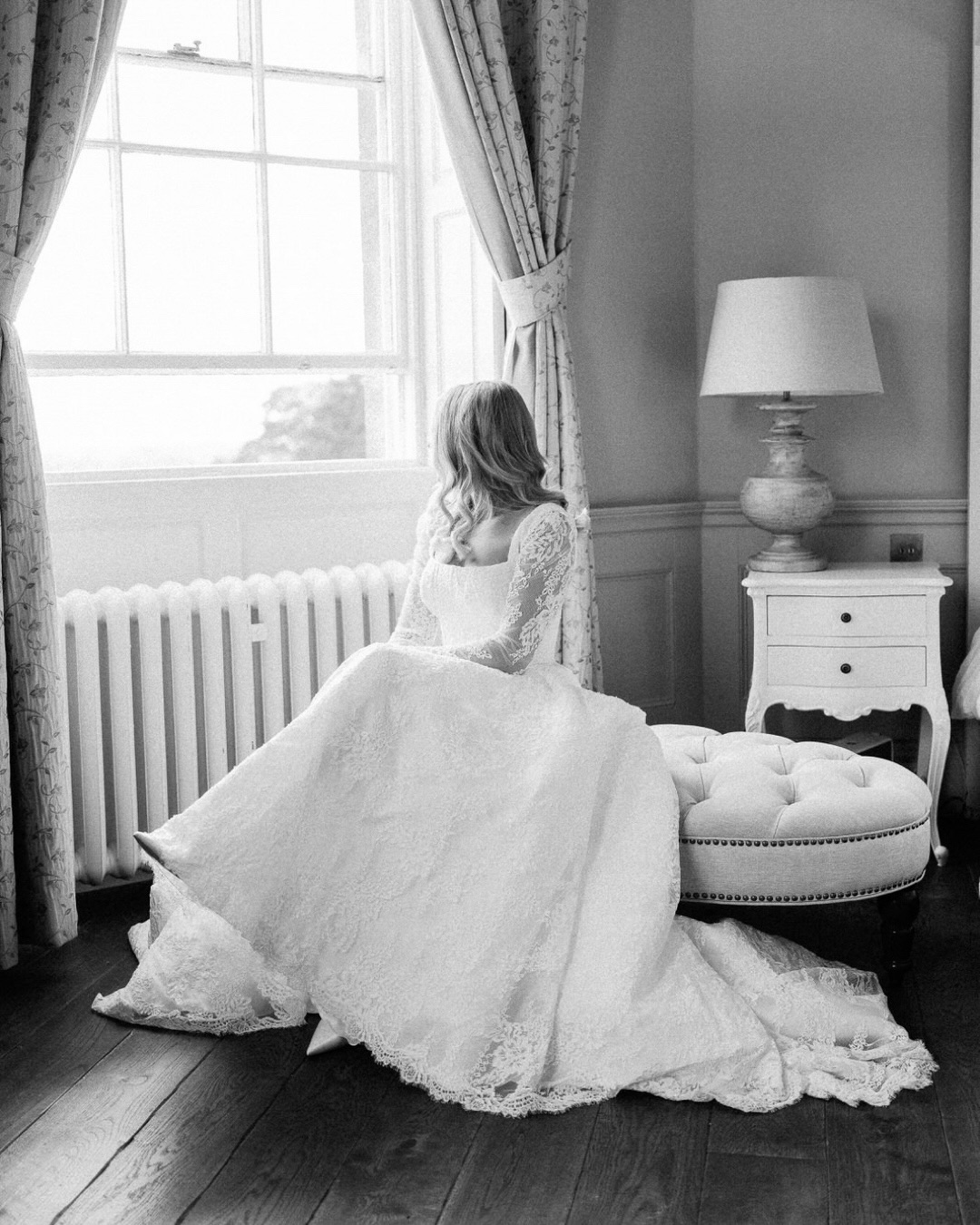 Modern romance, beautiful styling and the unmistakable elegance at the Main House, Middleton Lodge.An impeccably styled day by H&H - this is just the smallest sneak peek and I know there are so many incredible frames to come…Venue @middletonlodge
Co-ordinator @rhiannonp94
Dress @edwin.oudshoorn.luxury.bridal
Florals @the_petal_studio
Hair @natalijahair
Hair Second @hairbypriyaa
Makeup @thecostachic
Makeup Second @eleanorjaynehmua
Shoes @jimmychoo
Video @pittstopfilmsweddings
Furniture @optionsgreathire
Double Decker @weardaletravel
Vintage Bus @yesteryearcoaches
Photo Booth @valentinaphotobooth
Sax @ladyvsax20
Stationery @stamp_designco
Bridesmaids @prettylavishbridal @prettylavishuk
Bride @Honorwj_