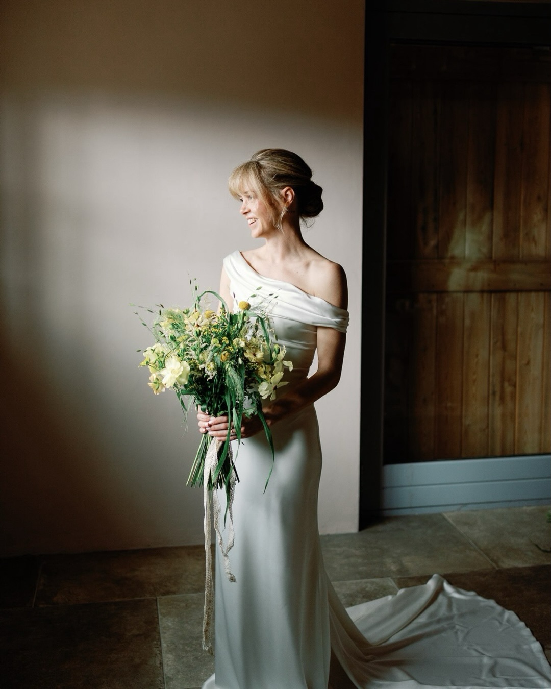 Josefine…Effortless, chic and completely herself.The morning of a wedding should never feel like one long photoshoot. For me, it’s about creating beautiful photographs while still giving you the space to actually enjoy it; keeping things calm, finding the good light, offering a little direction when it’s useful and most importantly, making sure you feel completely comfortable and completely yourself before the ceremony.Because the best bridal portraits aren’t about turning you into somebody else. They’re about making you feel like the very best version of you; relaxed, confident, beautiful and ready to go and get married.And Josefine made all of that look incredibly cool.Bride @josefinla
Groom @dougiemack91
Venue @edenbarn
Florals @foragedfoliage
Dress @kyhabride
Caterer @southcotteventscatering
Hair @hairandmakeupbyheathercFor couples looking for relaxed editorial wedding photography with stylish, chic bridal preparation photographs that still feel natural and completely like you, this is exactly the kind of morning I love to capture.…