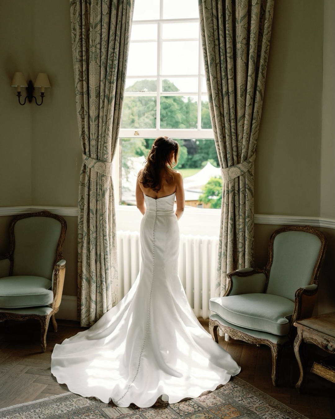 Bridal style… the art of getting ready at Middleton LodgeThere’s something so beautiful about those last few moments before the ceremony. The dress, the finishing touches, a little quiet amongst the excitement; finally seeing everything you’ve spent months imagining come together.The Main House at Middleton Lodge really is the most gorgeous setting for a wedding morning. Elegant interiors, beautiful natural light and that lovely mix of traditional country estate charm and understated luxury.A little bridal inspiration for anyone planning their own Middleton Lodge wedding. Save this one for your moodboard 🤍Venue @middletonlodge
Coordinator @rhiannonp94
Dress @lovelybridelondon
Veil @kadaleyah
Makeup @jessicaleymakeup
Hair @sophiepunshonweddinghair
Florals @wildintyne
Videographer @waterfall_weddings
Bride @saghicamelia
Groom @hamblackburnThe quiet grandeur of an English country estate, beautiful architecture, gardens that seem to go on forever and a wedding that feels entirely your own. Yorkshire has some of the most breathtaking countryside wedding venues, perfect for couples drawn to timeless elegance, considered details and a relaxed, modern approach to their celebrations.#middletonlodgeweddingphotographer #yorkshireweddingphotographer #thicketpriory #birdsallhouse #castertongrange
