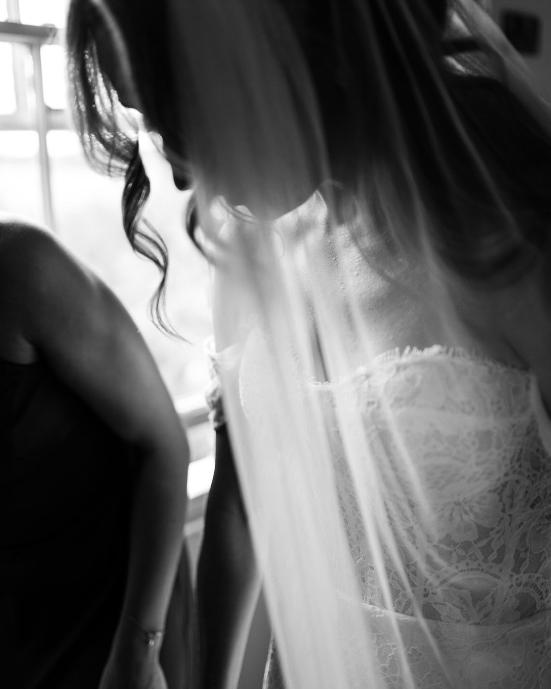 A relaxed afternoon at Hornington Manor with S&W 🤍
 Unposed moments, genuine laughter, and the kind of quiet connection that happens when couples are simply allowed to be themselves.I believe the most natural wedding photography doesn’t mean sacrificing style; candid moments can still be beautifully composed, softly lit, and timelessly editorial. If you’re planning a Yorkshire countryside wedding and want photographs that feel effortless yet elevated, I’d love to hear about your day.Bride @sarahabriggs
Groom @willbriggs18
Venue @horningtonmanor
Caterer @nomadcateringjb
Videographer @wewerehere.co.uk
Dress @haloandwrenbridal
Designer @mwlbride
Bridesmaids @azaziebridal
Shoes @loefflerrandall
Suits @charlestyrwhitt
Makeup @lauradickeymua
Hair @ksmakeuphairartistry
Florals @shindig.event.styling
Music @entertainmentnationuk - Bellerose Band
 Hornington Manor wedding photographer Relaxed and candid wedding photography Yorkshire
Now booking Yorkshire countryside weddings Editorial wedding photography with a natural feel Timeless countryside estate weddings