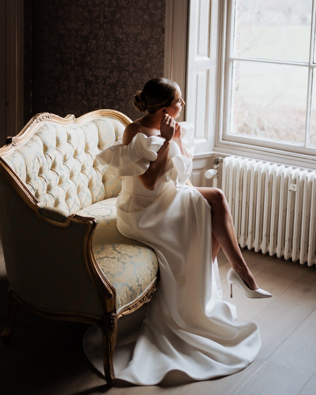 Editorial winter wedding style meets modern romance ❄️✨
 Solberge Hall set the stage for a chic winter celebration — a fusion of sleek design, soft light, and layered textures. From couture details to refined florals, every frame captured the essence of modern luxury and seasonal charm.For couples drawn to a polished, fashion-forward aesthetic with a sense of warmth and intimacy, this setting is pure inspiration.@joelskinglephotography
@solbergehall
@floristryatwharfedalegrange
@wildbridalboutique
@nalaandknot
@dandythreads
@ameliasbridal
@jbcweddingstationery
@poppypickeringcakes
@theellison_fosters
@thefedwed#solbergehallwedding #luxuryweddingphotographer #editorialweddinginspiration #chicwinterwedding #ukweddingphotographerWinter wedding photography in Yorkshire
Country House wedding reception
Luxury, editorial wedding photographer