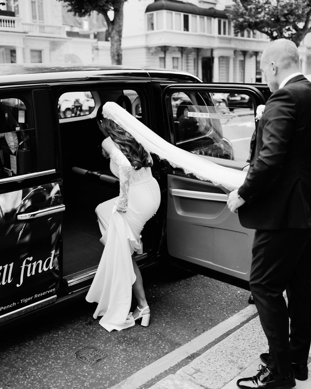 A black cab, Chelsea Town Hall and a little Kensington glamour. London weddings really do have a style all of their own.From the ceremony at Chelsea Town Hall to an intimate celebration at The Ivy Kensington Gardens, this was city wedding photography exactly as I love it; elegant but unfussy, fashion led without feeling overly posed, and full of those fleeting in between moments that make the whole thing feel alive.A beautiful summer day in London, photographed with a mix of editorial portraits, movement, detail and everything happening around them.Bride @francescastannard
Groom @allaboutstan
Bridal Prep @hotelkensington
Ceremony @chelseaoldtownhall
@marrymeinchelsea
Chelsea Town Hall Florals @fleurdelacouture
Reception @the_ivy_collection
Dress @mwlbride
Cake @joelle_jacobs
Florals @earlyhoursltd
Makeup @chantellesmithmua
Hair @helenseatonhairdressingFor couples planning a stylish London wedding at Old Marylebone Town Hall, The Savoy, Claridge’s, The Dorchester, Landmark or one of the city’s incredible private venues, I photograph weddings with a relaxed editorial approach that feels polished, modern and completely natural.